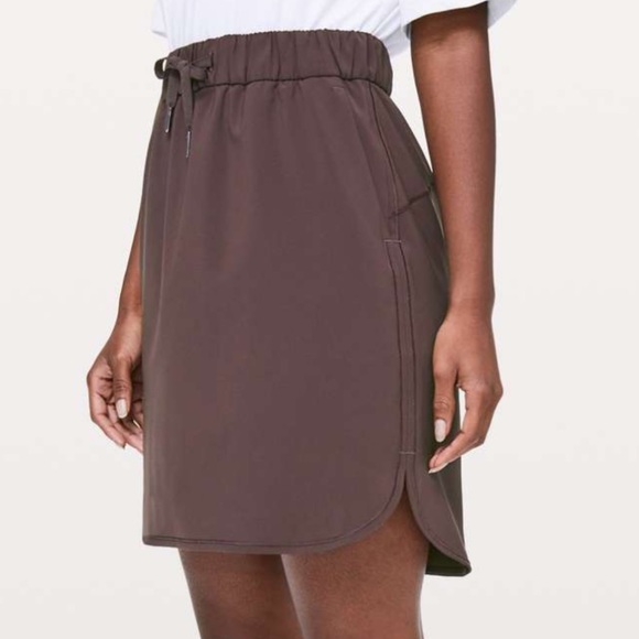 lululemon athletica Dresses & Skirts - Lululemon Brown On The Fly Skirt